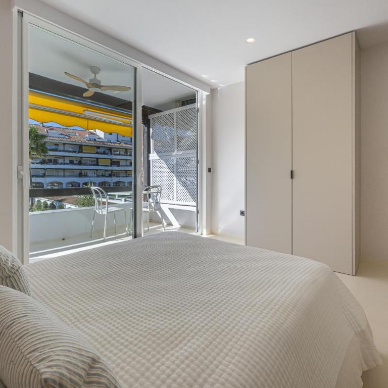 Bright Scandi-Style Studio with Stunning Garden Views - Estudio con vistas a la piscina - 13