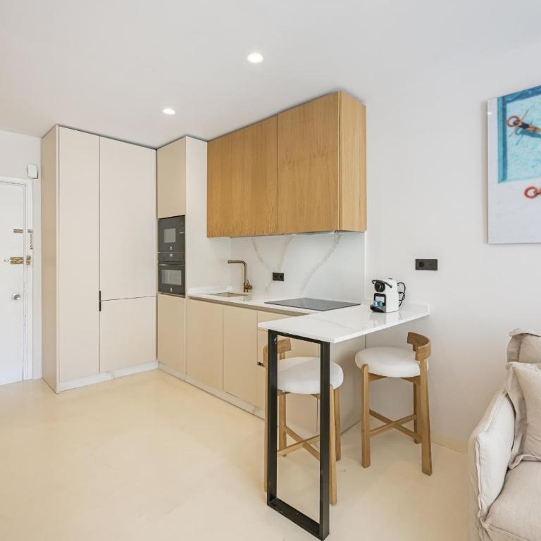 Bright Scandi-Style Studio with Stunning Garden Views - Estudio con vistas a la piscina - 25