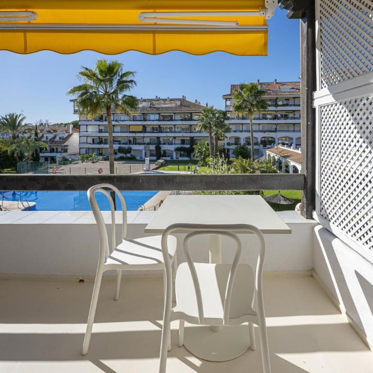 Bright Scandi-Style Studio with Stunning Garden Views - Estudio con vistas a la piscina - 40