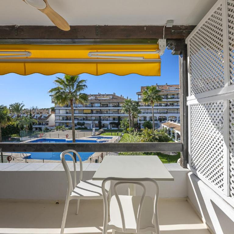 Bright Scandi-Style Studio with Stunning Garden Views - Estudio con vistas a la piscina - 41