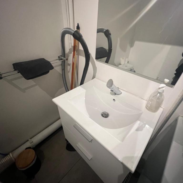 Nantes Mangin-direct gare-parking-proche commerces - One-Bedroom Apartment - 8