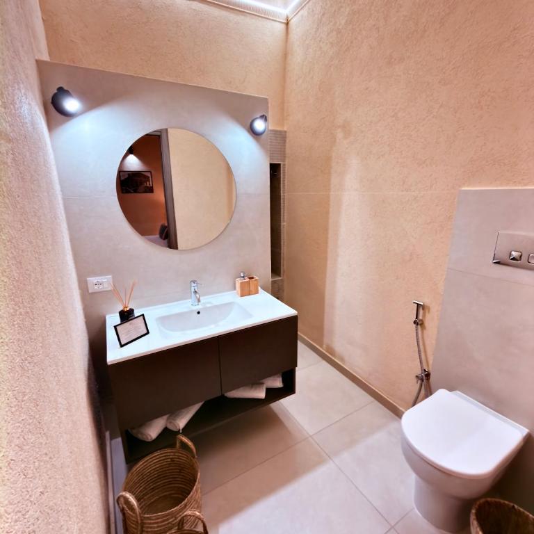 Bìfara Rooms - Double Room with Balcony - 3