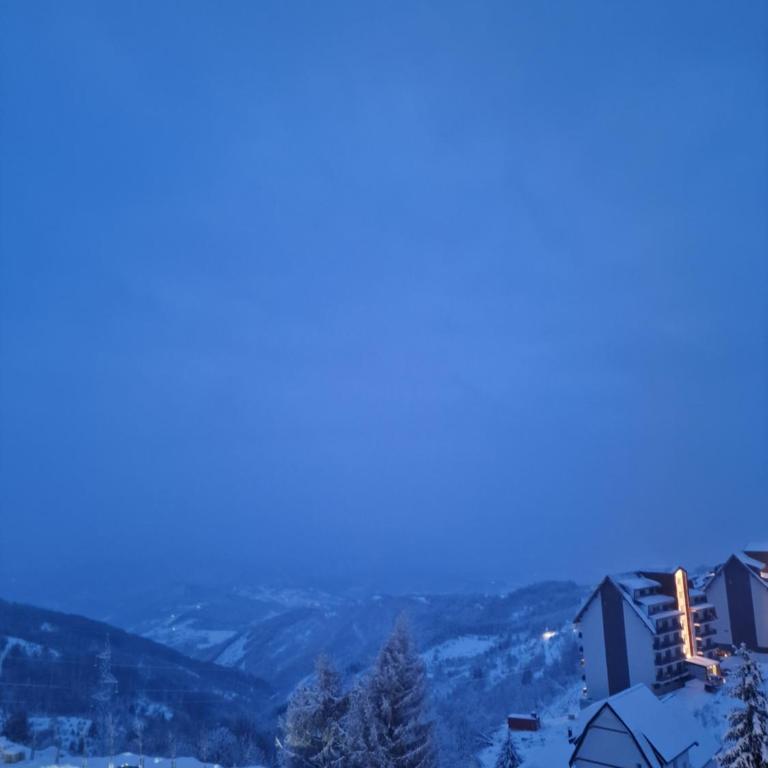 SkyLux Apartments Kopaonik - Residence Hill - Apartment with Mountain View - 7