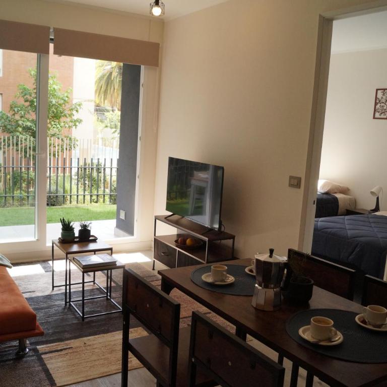 Oasis Mariposa con Jardín Privado Metro y Mall - Two-Bedroom Apartment - 1