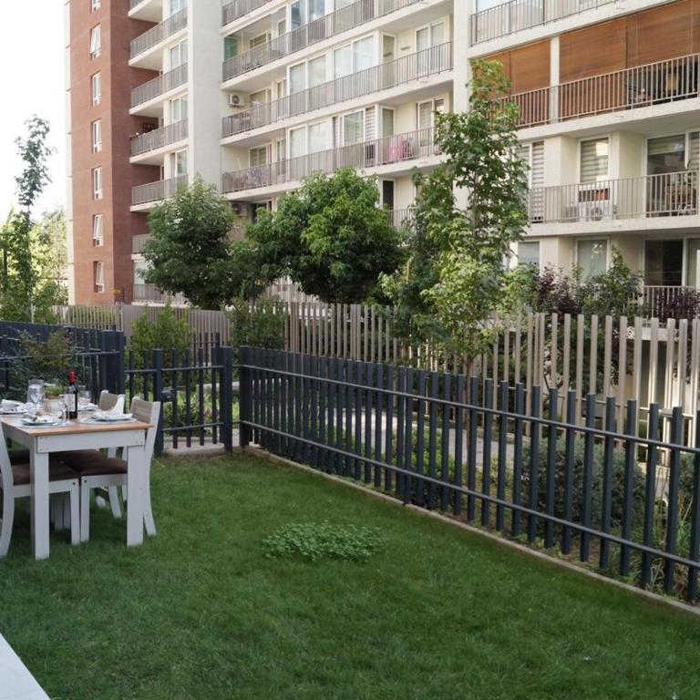 Oasis Mariposa con Jardín Privado Metro y Mall - Two-Bedroom Apartment - 2