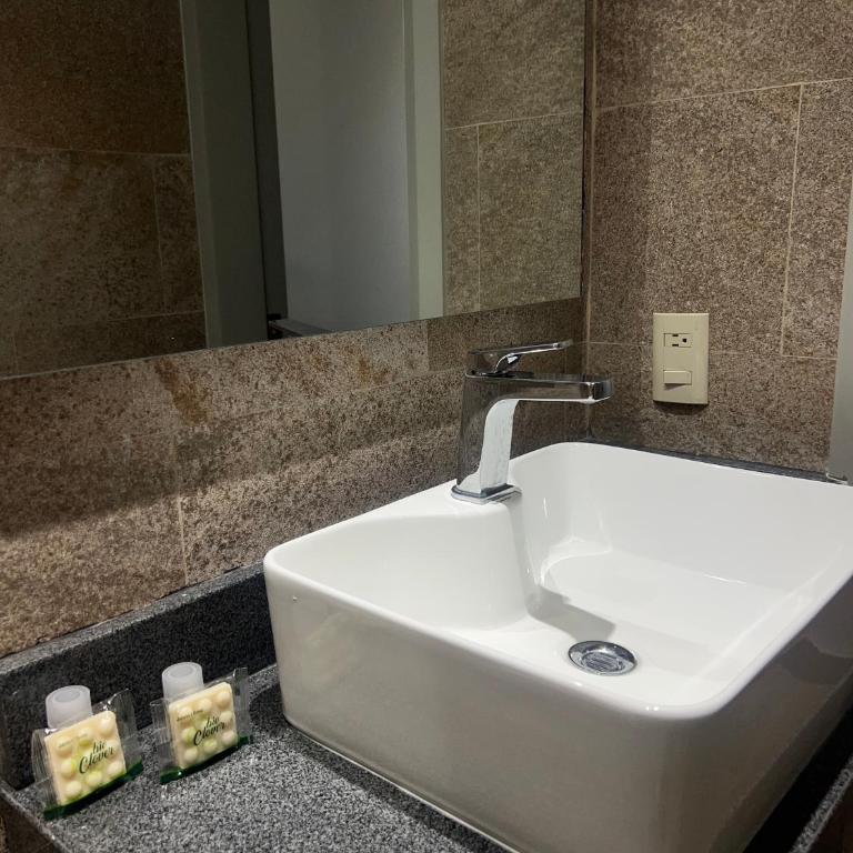 Hotel Universo - Habitación con cama extragrande. - 8