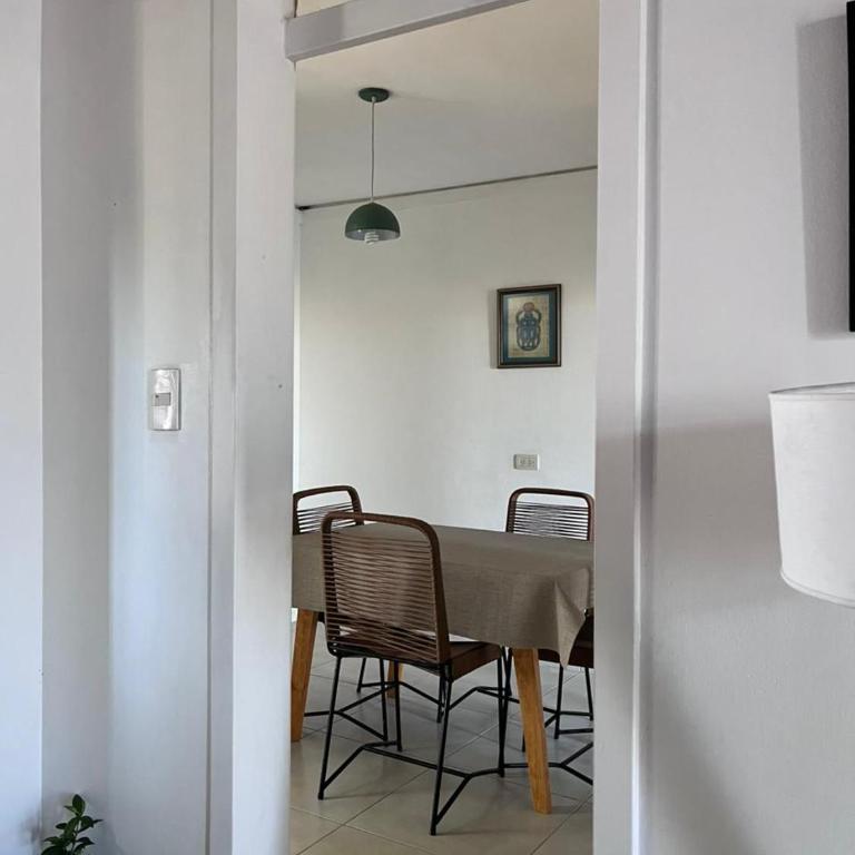 Amplia casa con patio - Casa - 5