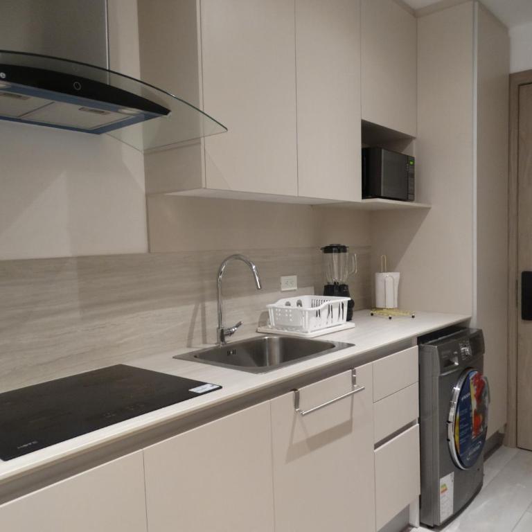 Coffee Studio - Best Location in Quito - One-Bedroom Apartment - 9