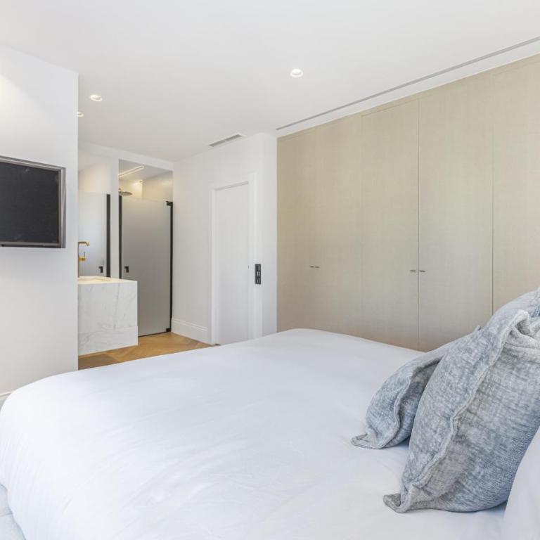 Luminoso apartamento en pleno Puerto Banús - Apartamento con balcón - 24