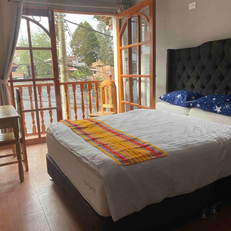 Attic Hotel - Deluxe Double Room with Balcony - 2