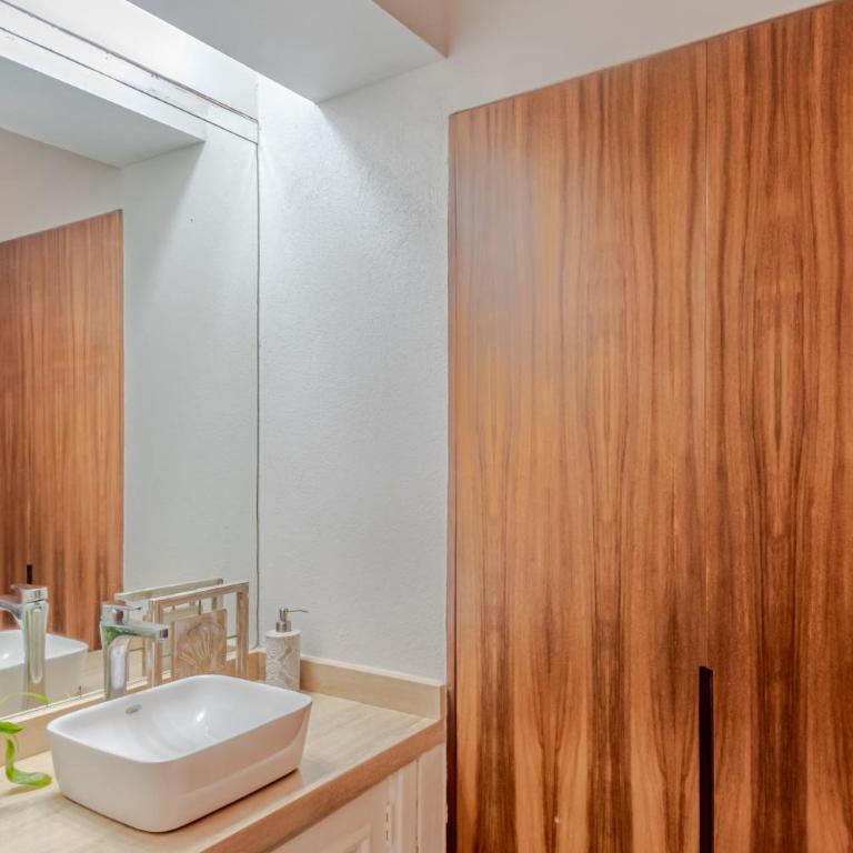 Lovely 3-bedroom beach front serviced apartment - Apartment - 26