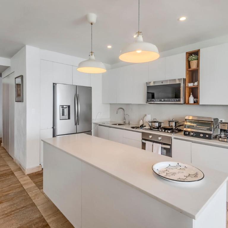 Lovely 3-bedroom beach front serviced apartment - Apartment - 12