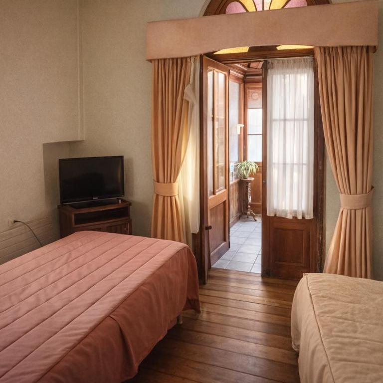 Hotel Halley, Encanto Colonial en el Centro de Vicuña - Standard Triple Room - 5