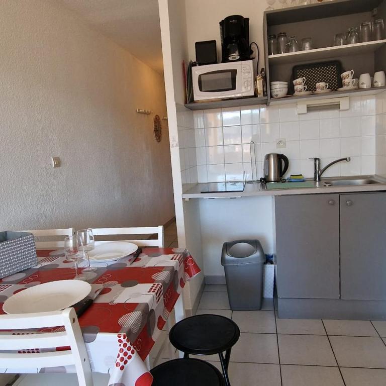 Bel appart T2 à Banyuls avec terrasse et parking privé - FR-1-309-146 - One-Bedroom Apartment - 12