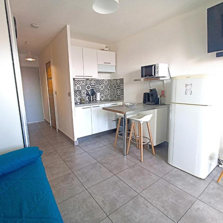Studio cabine à Sète avec climatisation et parking, proche canal - FR-1-338-398 - Studio - 17