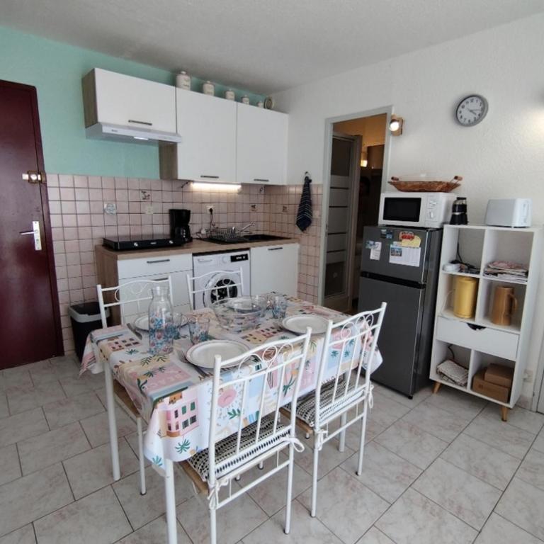 Appartement T2 - Parking - WIFI - Proche plage - Calme - 2 Pers - Narbonne-Plage - FR-1-795-15 - Apartment - 13