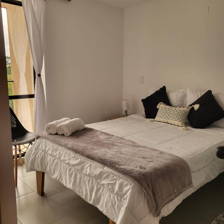 Cozy 1BR Condo for 4 with Parking, Wi-Fi, Laundry - One-Bedroom Apartment - 1