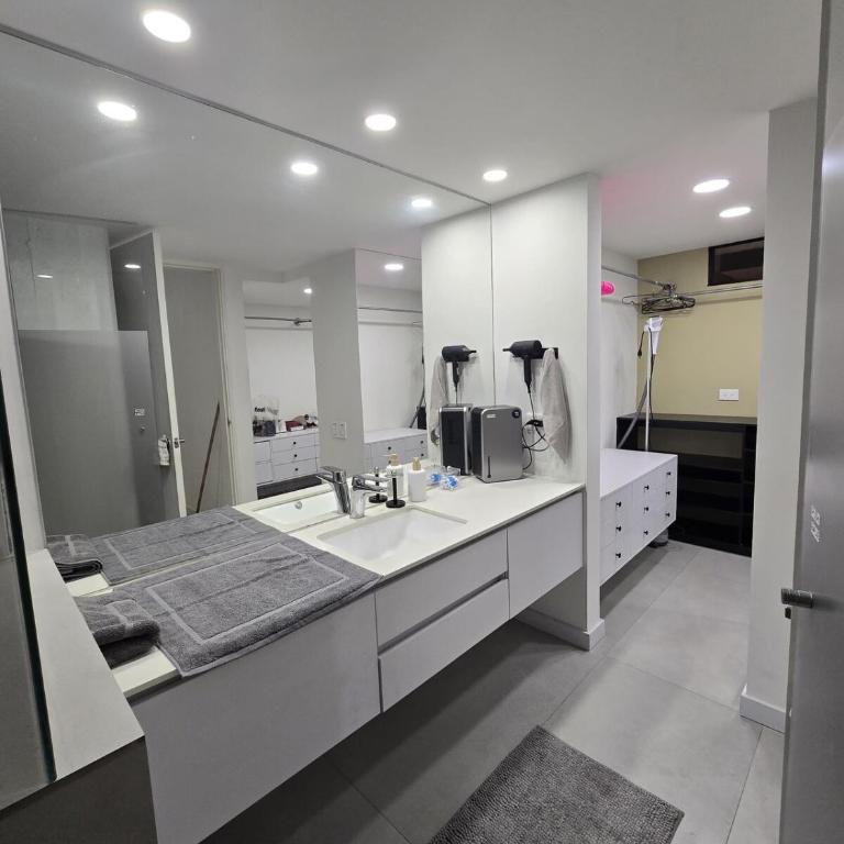 Modern Apt in Poblado with Private Terrace & Gym - Three-Bedroom Apartment - 24