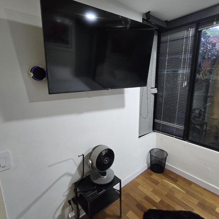 Modern Apt in Poblado with Private Terrace & Gym - Three-Bedroom Apartment - 49