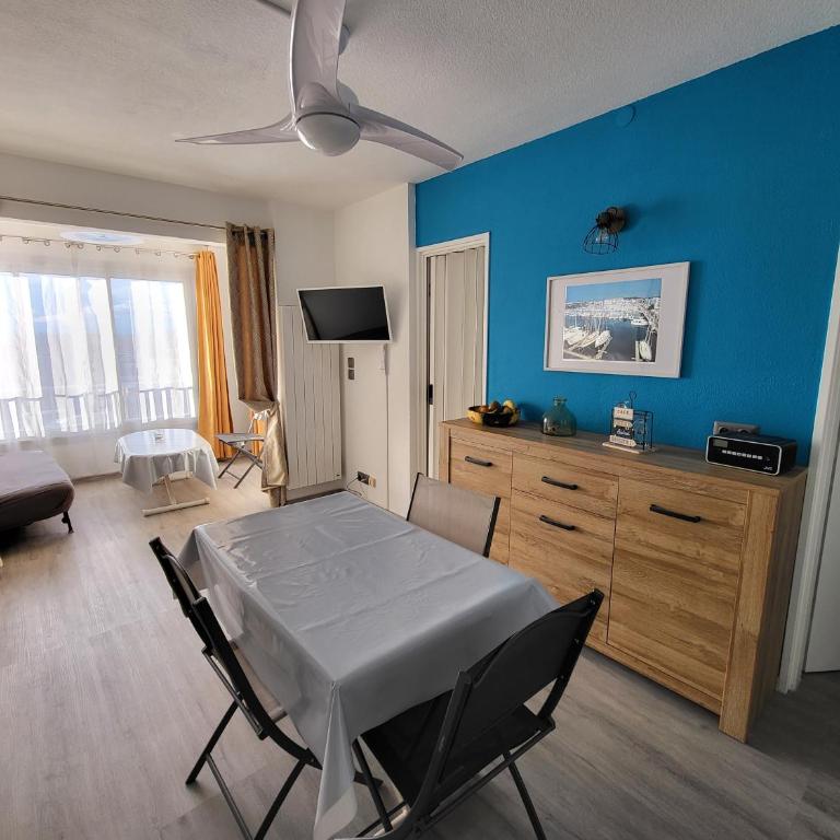 Studio calme à 5 mn en voiture de la mer avec garage - Appartement - 4