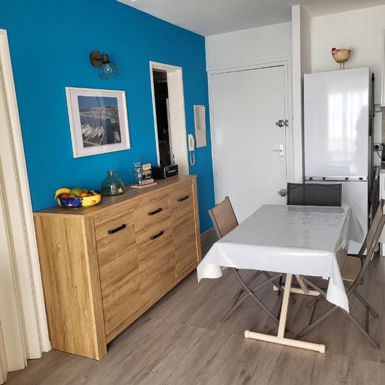 Studio calme à 5 mn en voiture de la mer avec garage - Appartement - 3