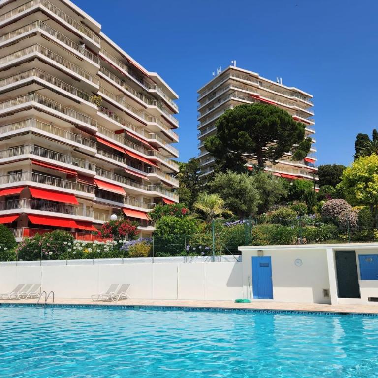 Magnifique 3P avec vue mer balcon et piscine - Appartement - 7