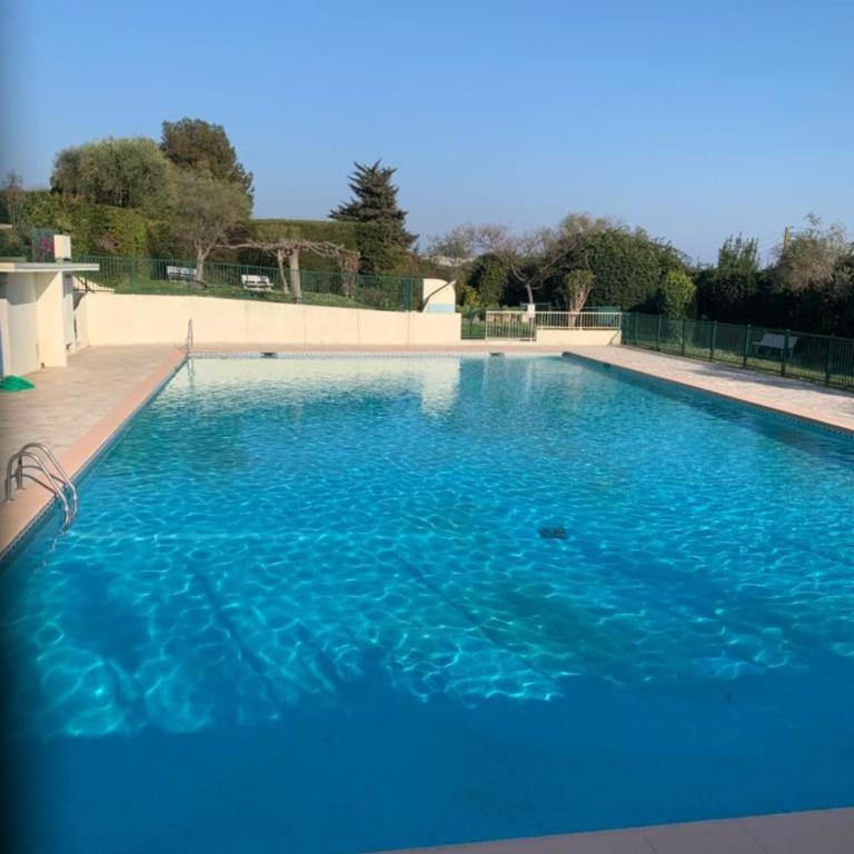Magnifique 3P avec vue mer balcon et piscine - Appartement - 22