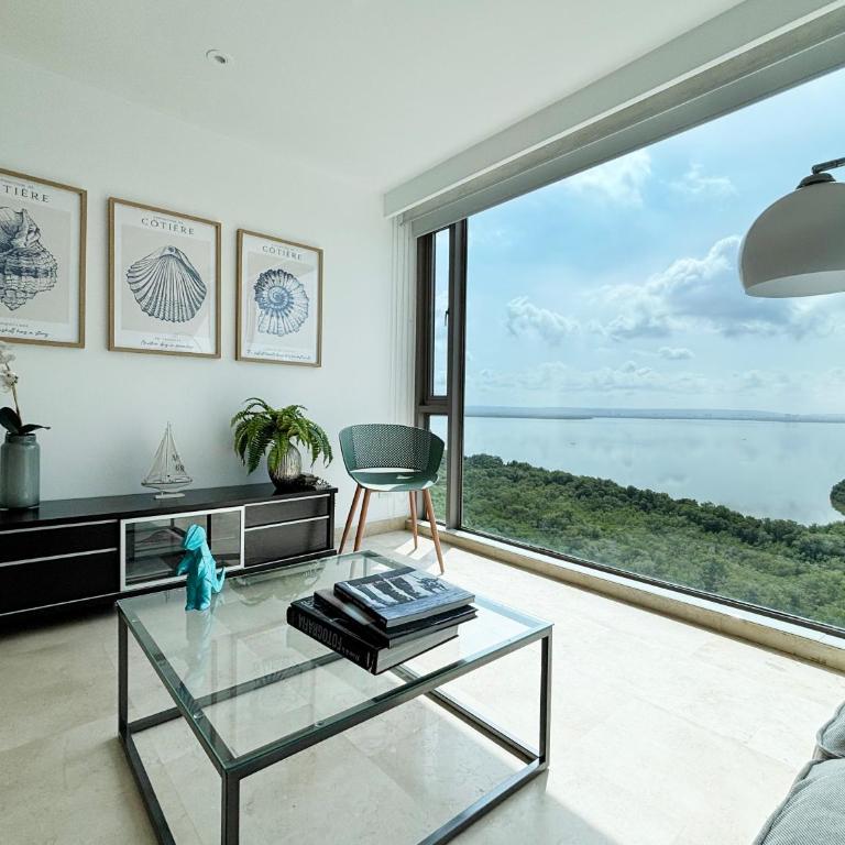 Beachfront Apartment at Radisson Hotel - Apartment with Lake View - 13