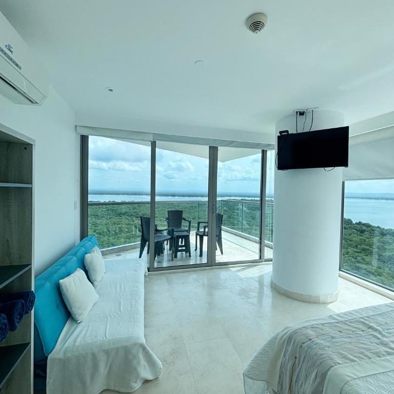 Beachfront Apartment at Radisson Hotel - Apartment with Lake View - 19