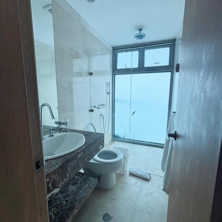 Beachfront Apartment at Radisson Hotel - Apartment with Lake View - 21