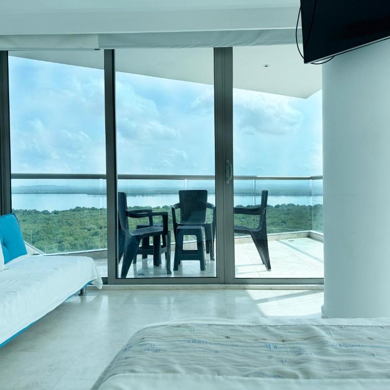 Beachfront Apartment at Radisson Hotel - Apartment with Lake View - 22
