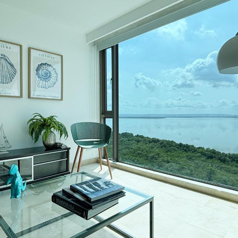 Beachfront Apartment at Radisson Hotel - Apartment with Lake View - 25