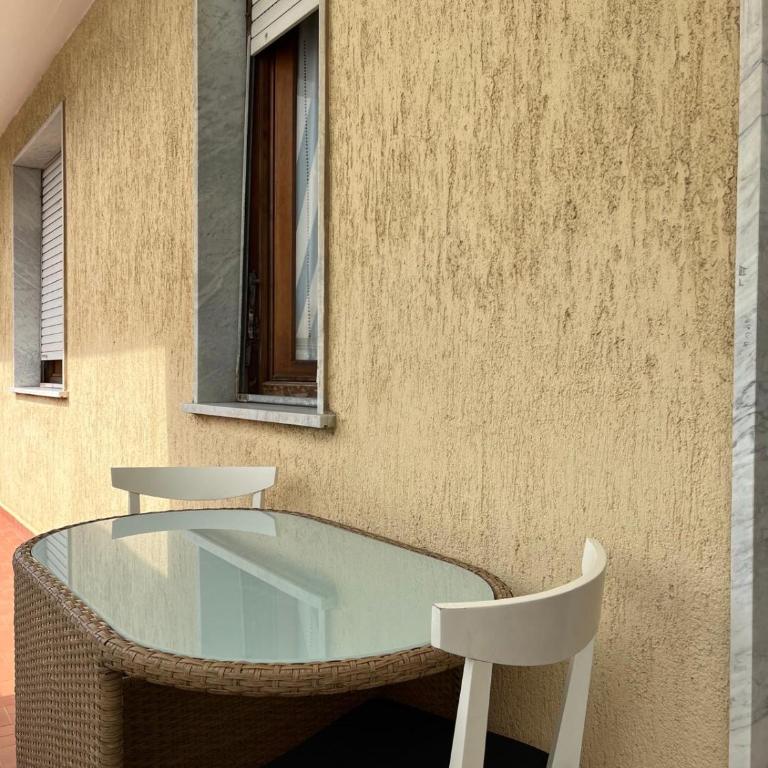 A due passi dal mare - Appartamento con 2 Camere da Letto - 12