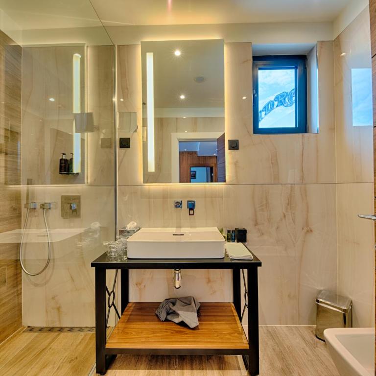 Kalamper Hotel & Spa - Apartment with Sea View - 3