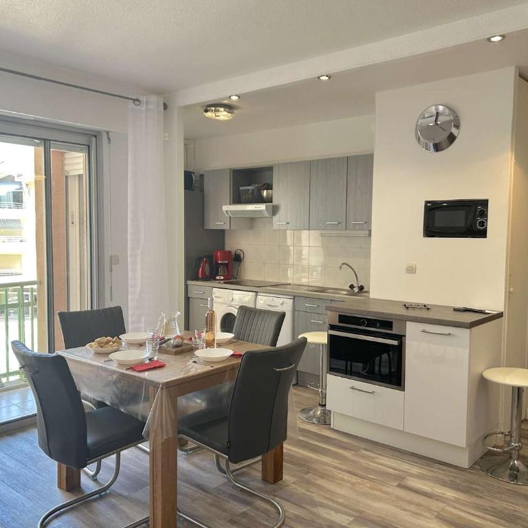 FS210-B21 Appt 2 pièces 4 personnes FREJUS - Appartement 1 Chambre - Vue sur Jardin - 2