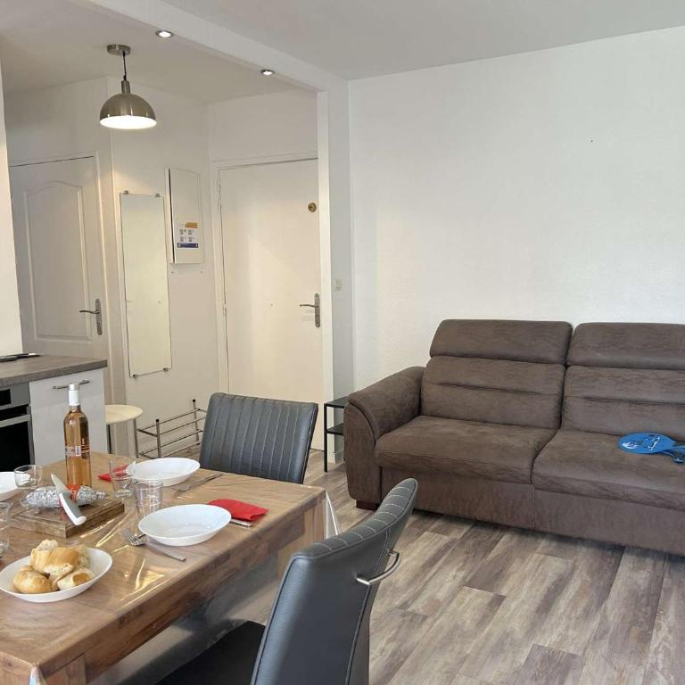 FS210-B21 Appt 2 pièces 4 personnes FREJUS - Appartement 1 Chambre - Vue sur Jardin - 3