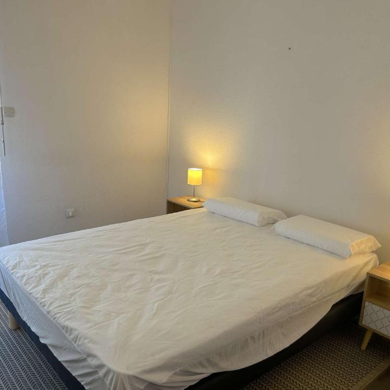 FS210-B21 Appt 2 pièces 4 personnes FREJUS - Appartement 1 Chambre - Vue sur Jardin - 8