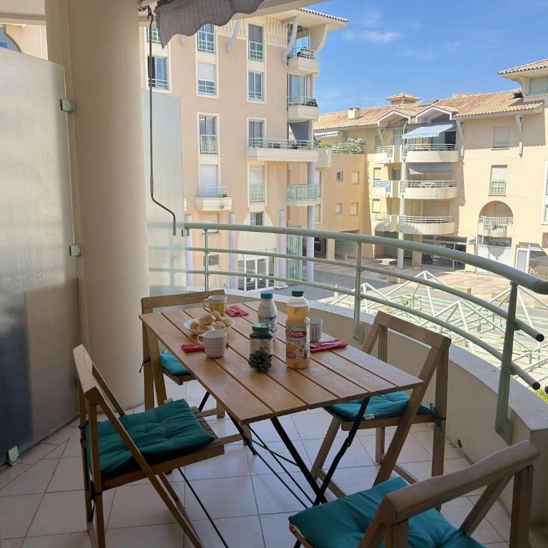 FS210-B21 Appt 2 pièces 4 personnes FREJUS - Appartement 1 Chambre - Vue sur Jardin - 11