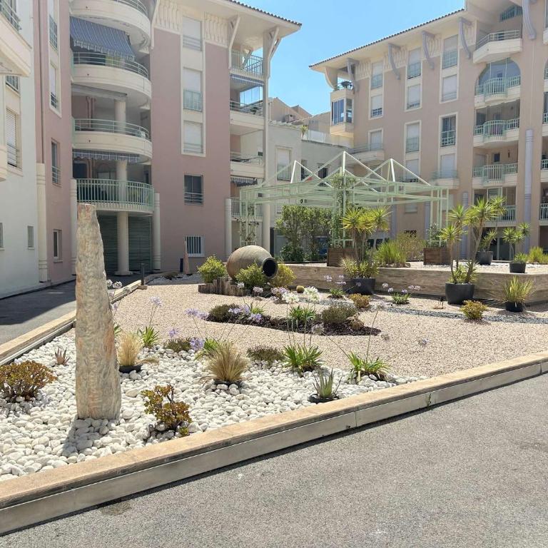 FS210-B21 Appt 2 pièces 4 personnes FREJUS - Appartement 1 Chambre - Vue sur Jardin - 12