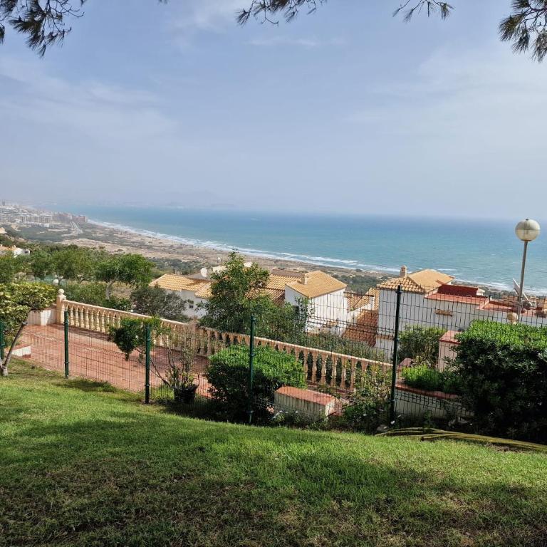 Sea and Mountains - Three-Bedroom Apartment - 4