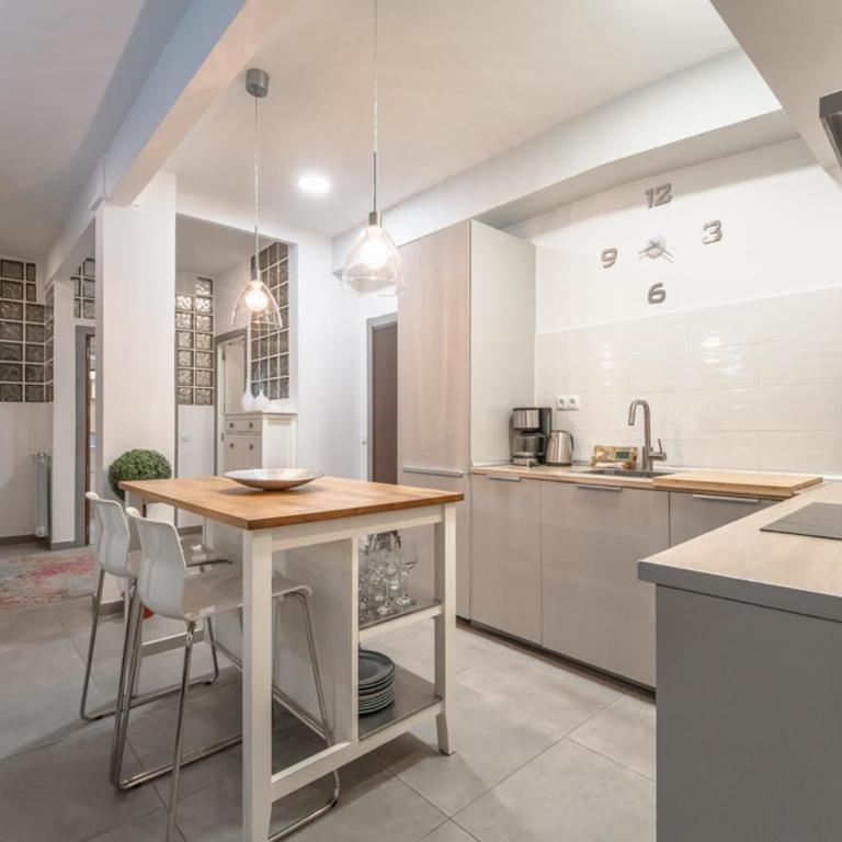 Modern and Stylish - 2BD 2BTH - La Latina - Apartamento - 9