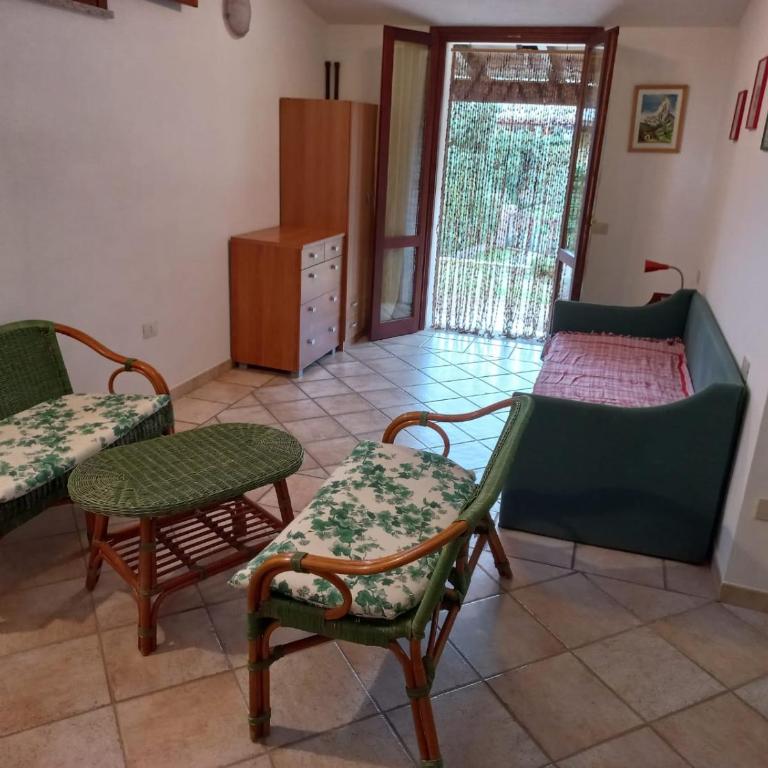Casa Pepe, Confortevole villetta con giardino a 2 min dal mare - Casa Vacanze - 2