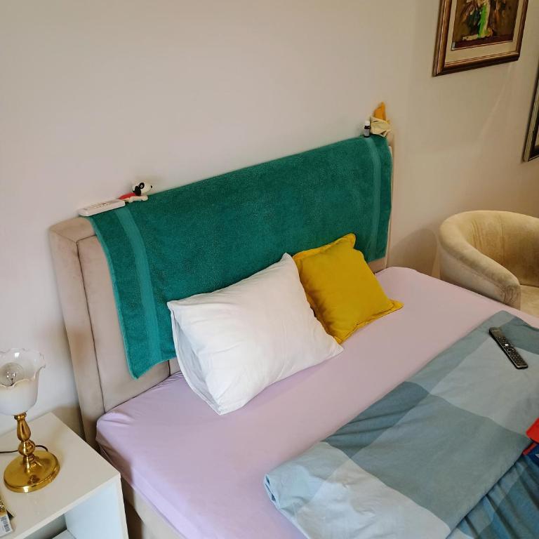 H1trece - Deluxe One-Bedroom Apartment with Garden View - 6