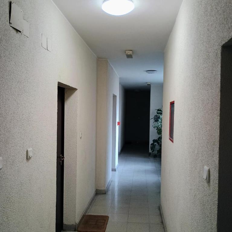 H1trece - Deluxe One-Bedroom Apartment with Garden View - 14