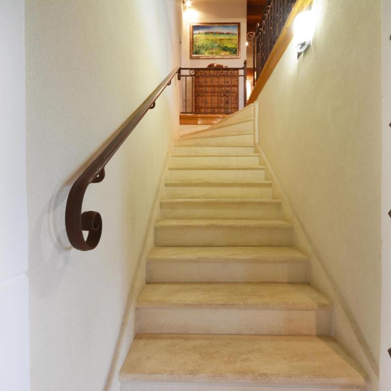 Vacation rental with pool and Jacuzzi, close to Arles - sleeps 10 - Maison de Vacances 4 Chambres - 23