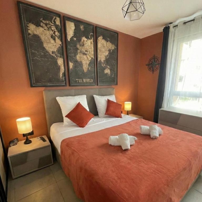 Q&R Renting - Suites Design Modernes et Luxueuses- Confort Parking AC Mer - Chambre Triple Confort - 5