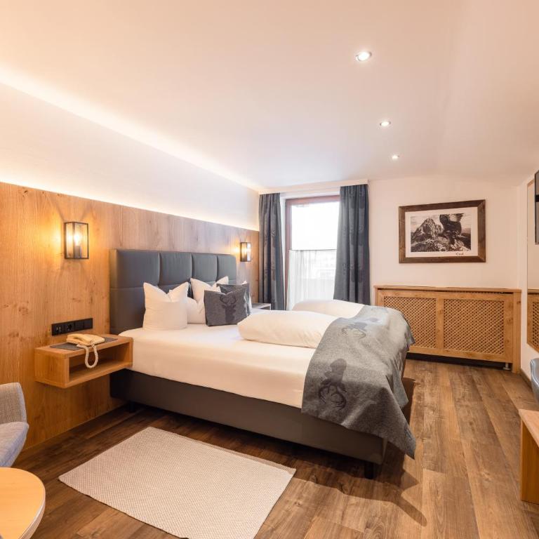 Hotel Alphof Stubaital - Doppelzimmer mit Bergblick - 3
