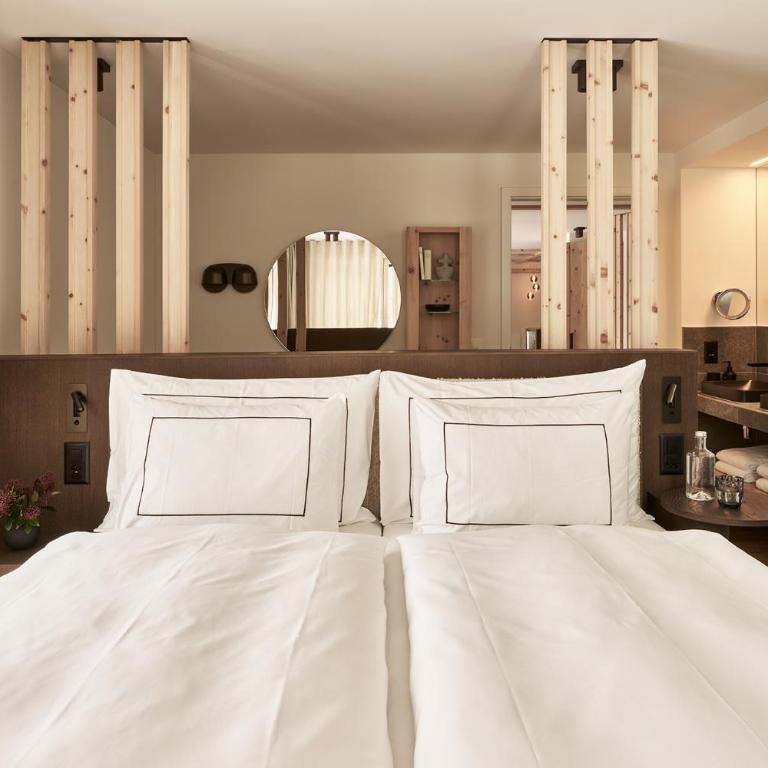 The View - Superior Suite - 4