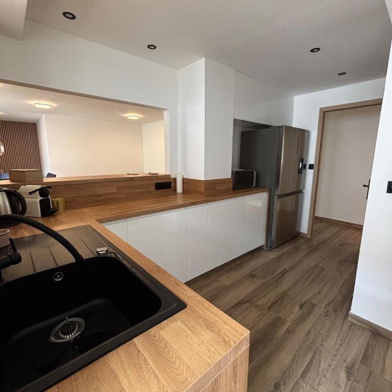 carpe diem T4 centre ville climatisé garage rénové - Apartment mit 3 Schlafzimmern - 70