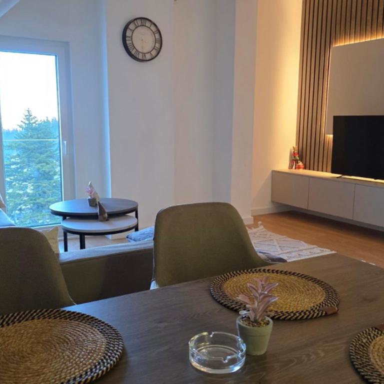 Versus Jahorina - Two-Bedroom Apartment with View - 7